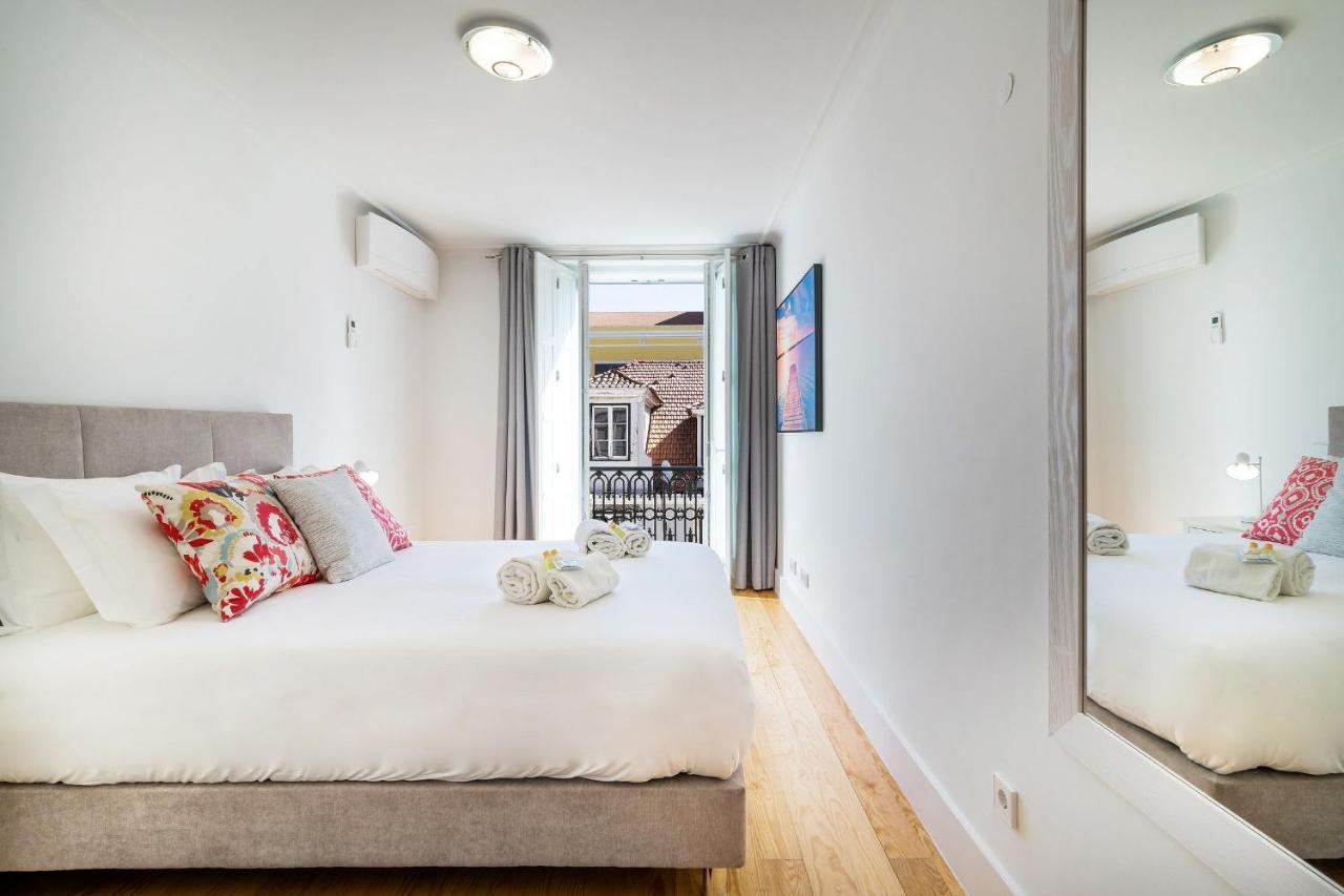 Amazing 1Bdr Apartment In Chiado By Lovelystay Lisboa Extérieur photo